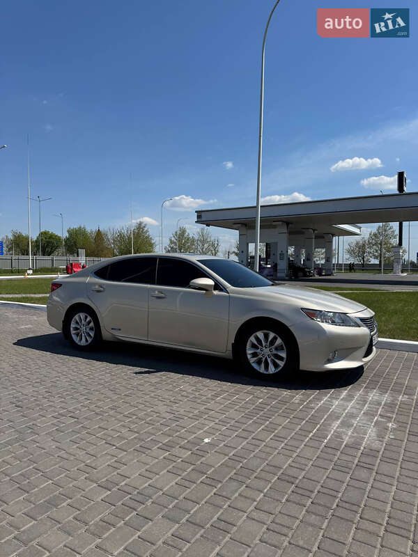 2013 lexus es 300h