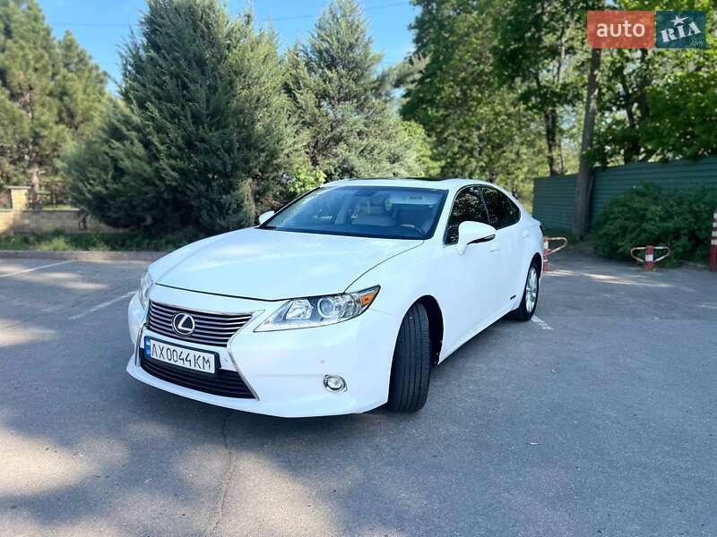 2015 LEXUS ES