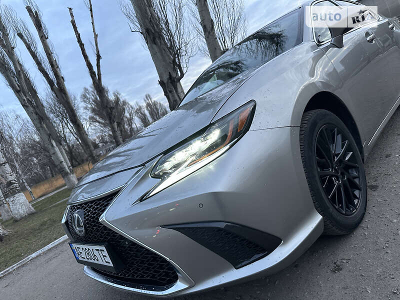 2015 lexus es 300h