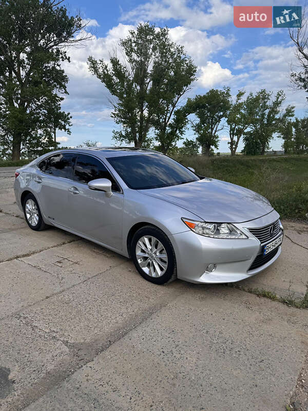2013 lexus es 300h