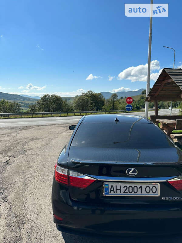 2014 lexus es 300h