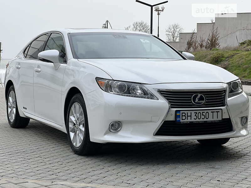 2014 lexus es 300h