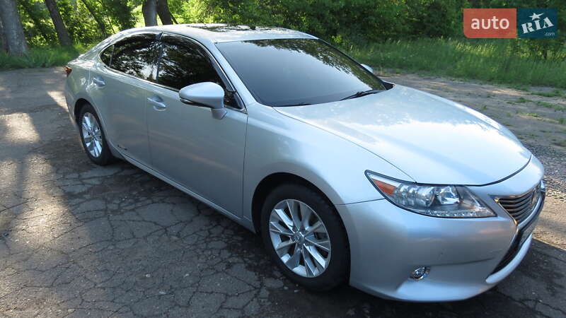 2013 lexus es-300h