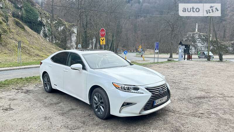 2014 lexus es 300h
