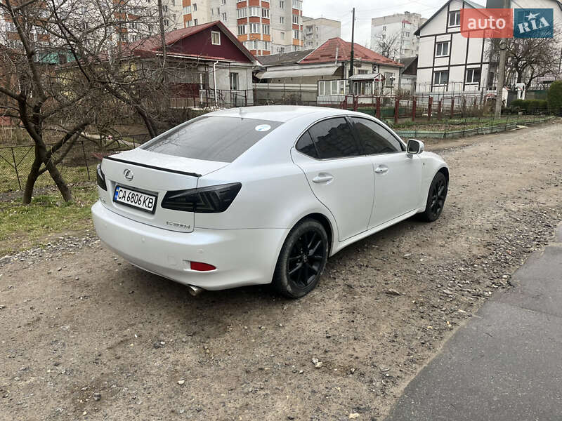2010 lexus is 200