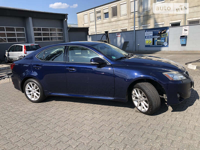 2010 lexus is 200