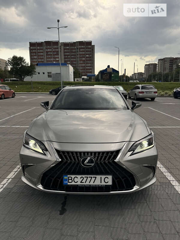 2021 lexus es 350