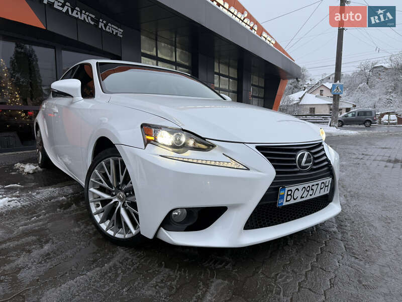 2014 lexus is