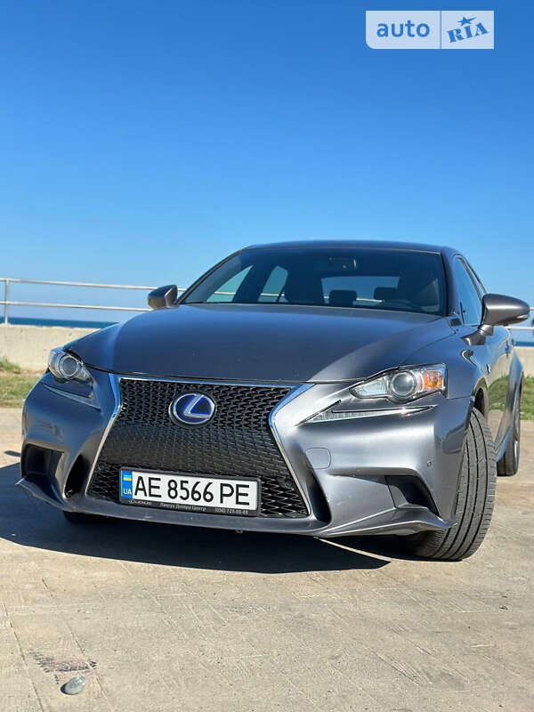 2014 lexus is