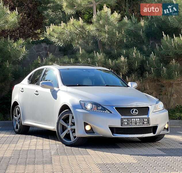 2011 LEXUS IS