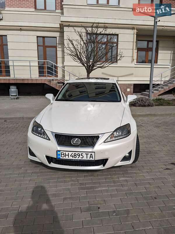 2010 lexus is 250