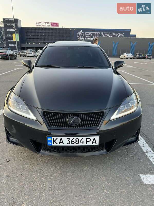 2011 LEXUS IS