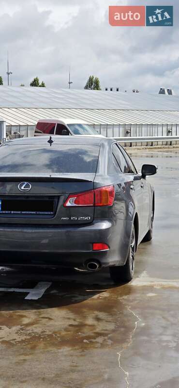 2010 lexus is 250
