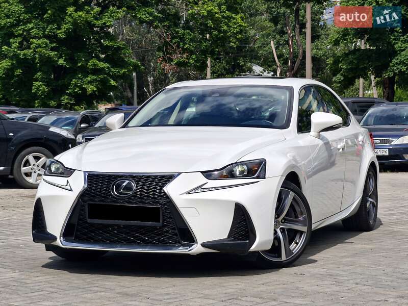 2017 lexus is-300