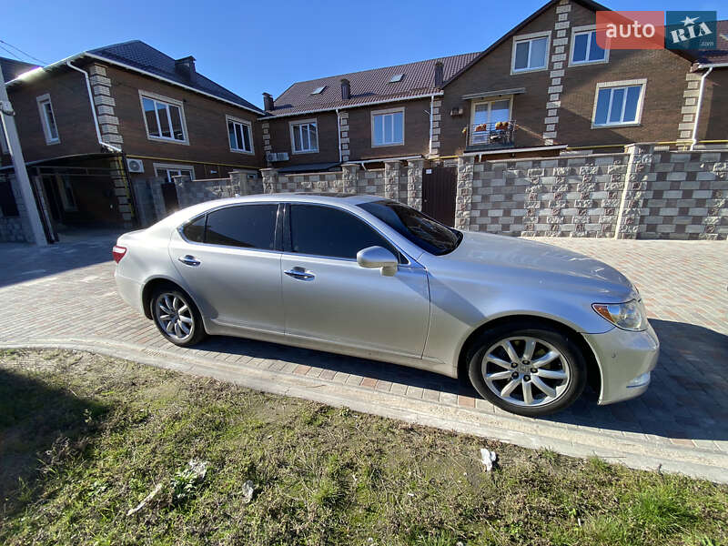 2007 LEXUS LS