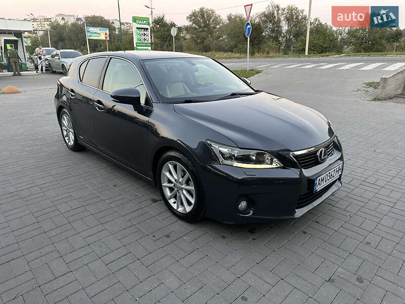 2011 lexus ct 200h