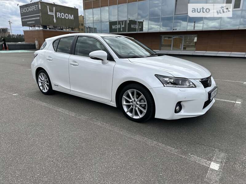 2011 lexus ct 200h
