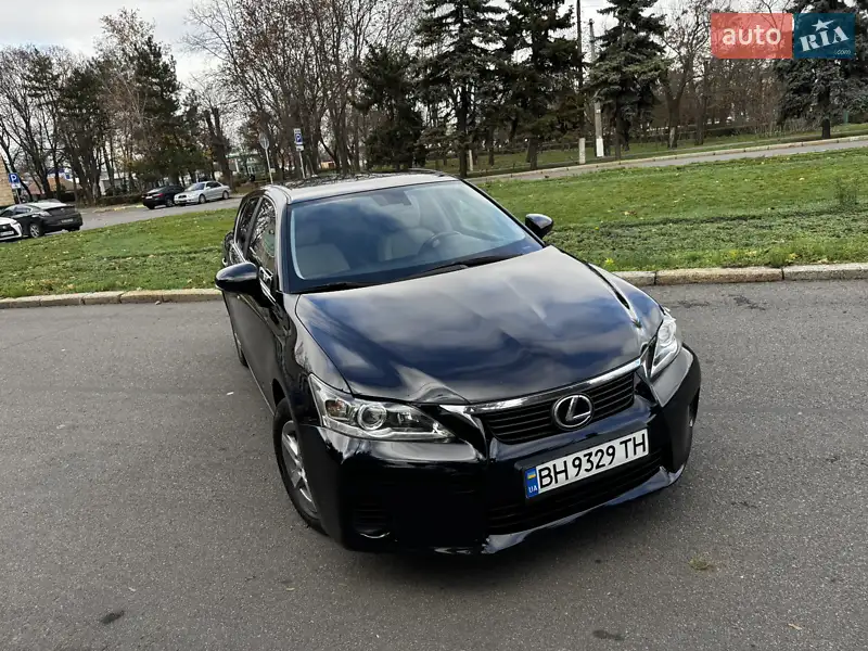 2011 lexus ct 200h