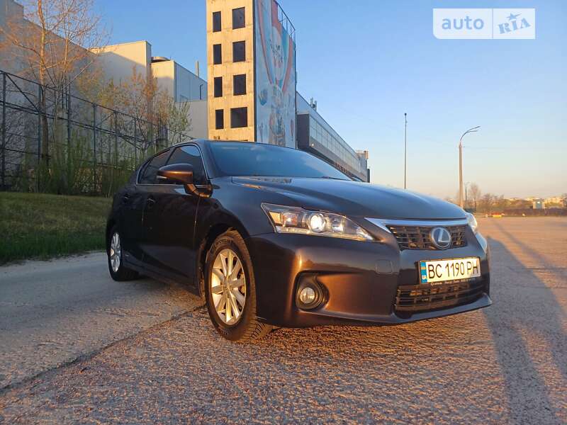 2011 lexus ct 200h