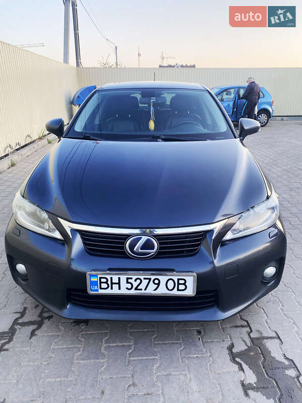2010 lexus ct-200h