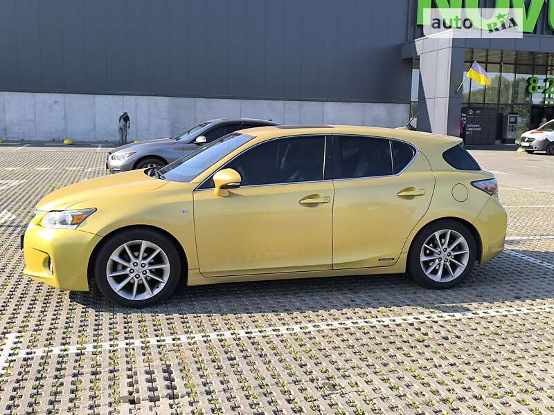 2011 lexus ct 200h