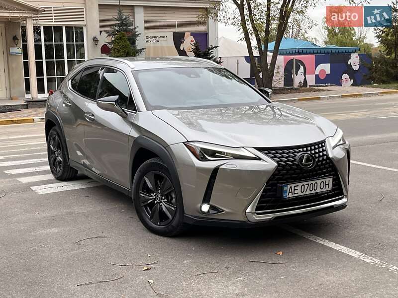 2019 lexus ux 200