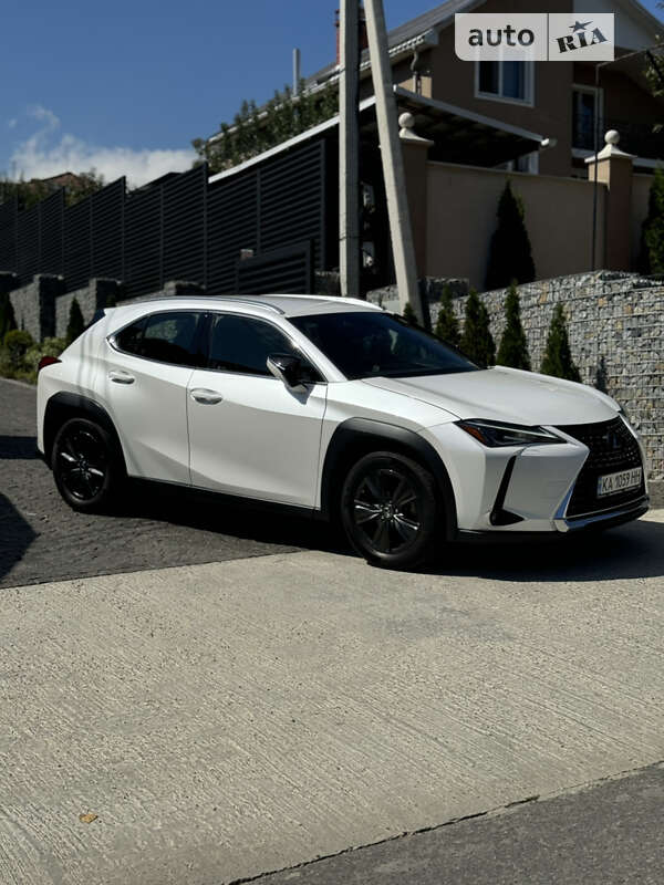 2019 lexus ux 200
