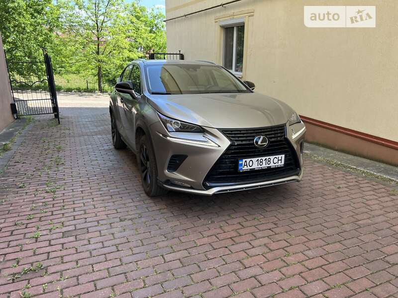 2020 lexus nx 200
