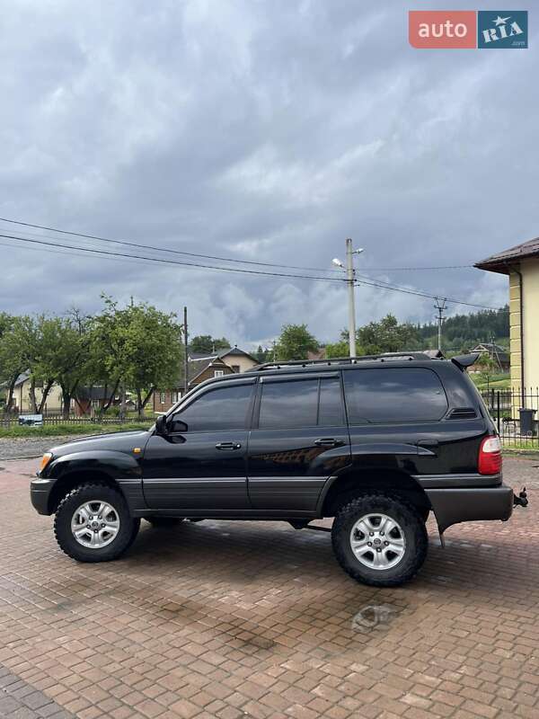 2005 LEXUS LX