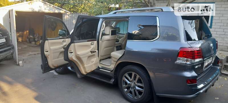 2013 lexus lx 570