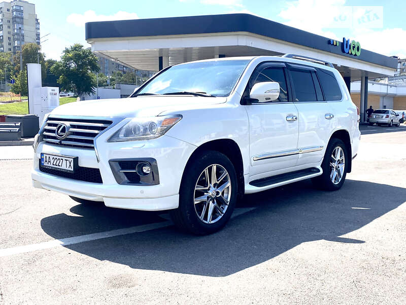 2011 lexus lx