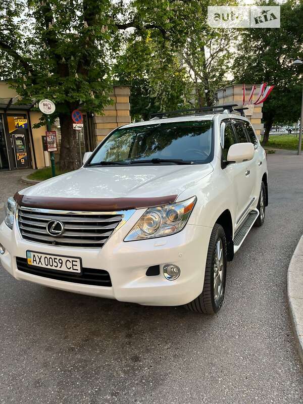 2011 lexus lx