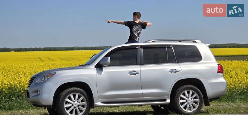 2011 lexus lx