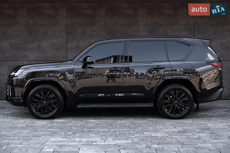 2022 lexus lx 500d