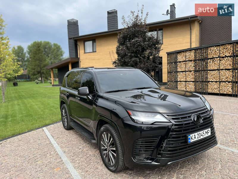2022 lexus lx 500d