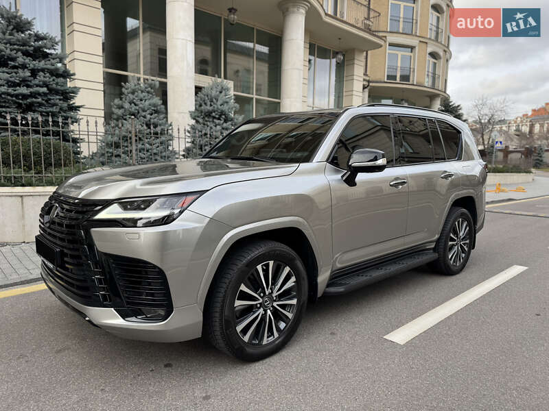 2022 lexus lx 500d
