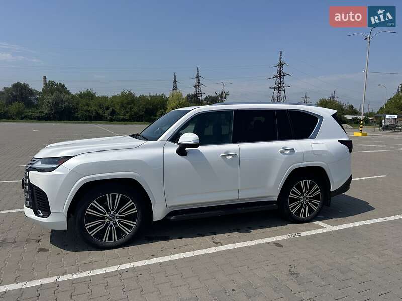 2022 lexus lx 500d