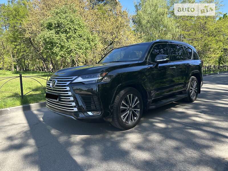 2022 lexus lx 500d
