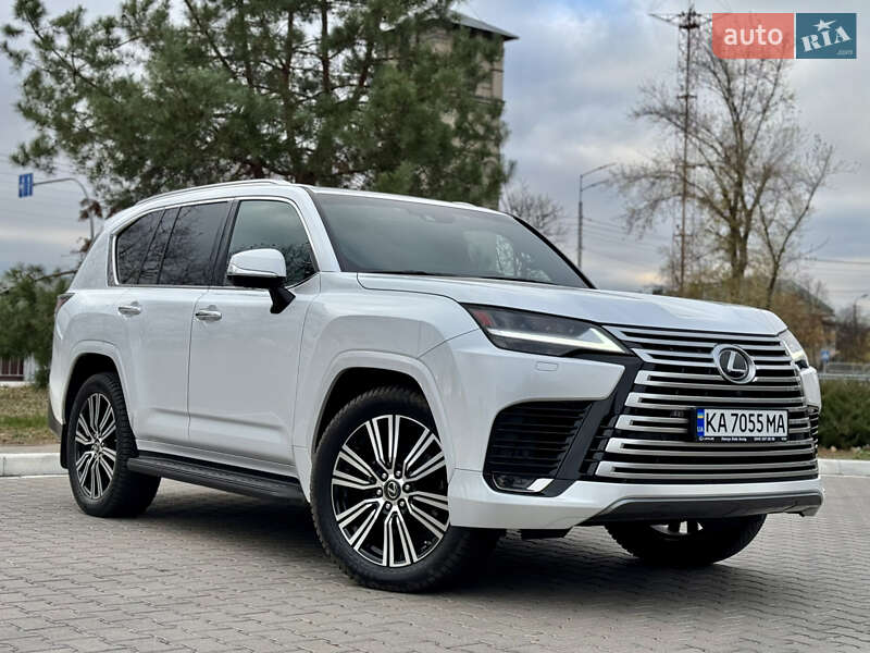 2022 lexus lx 500d