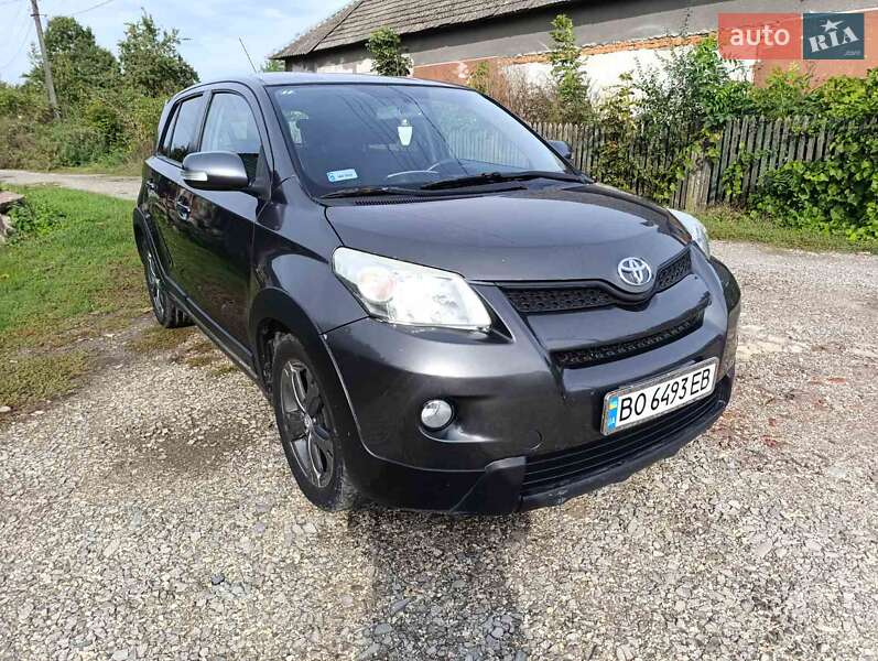 2010 toyota urban cruiser