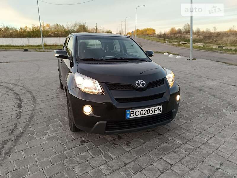2010 toyota urban cruiser