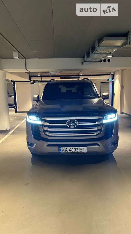 2021 toyota land cruiser