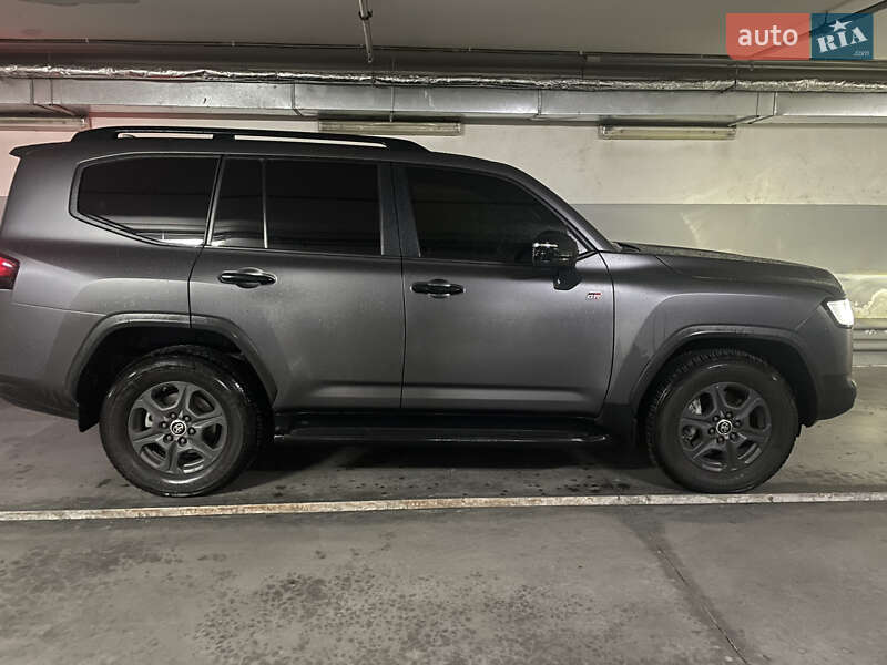 2022 toyota land cruiser