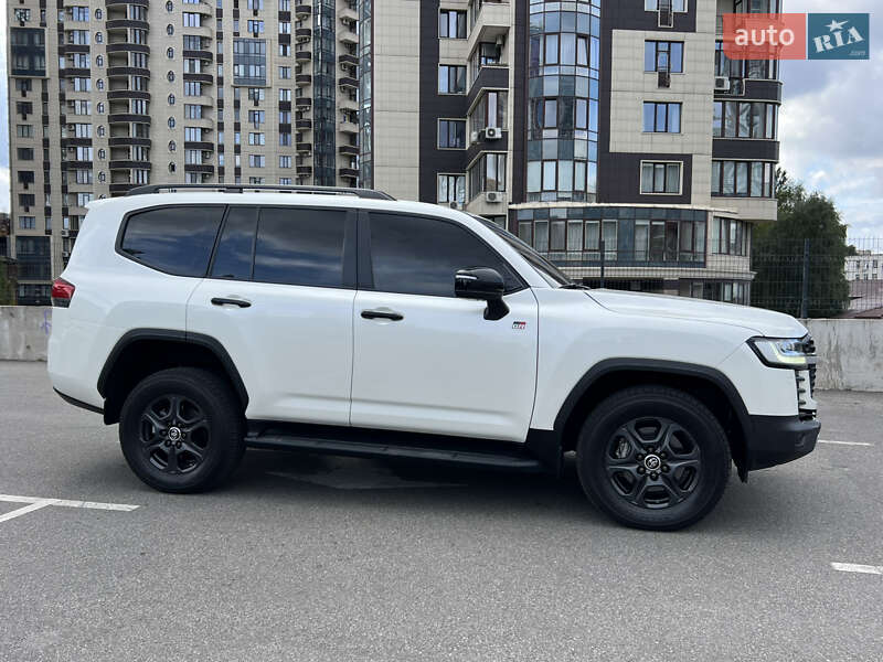 2022 toyota land cruiser
