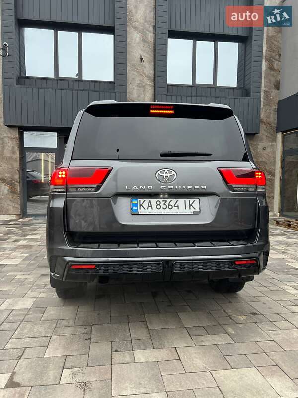 2022 toyota land cruiser