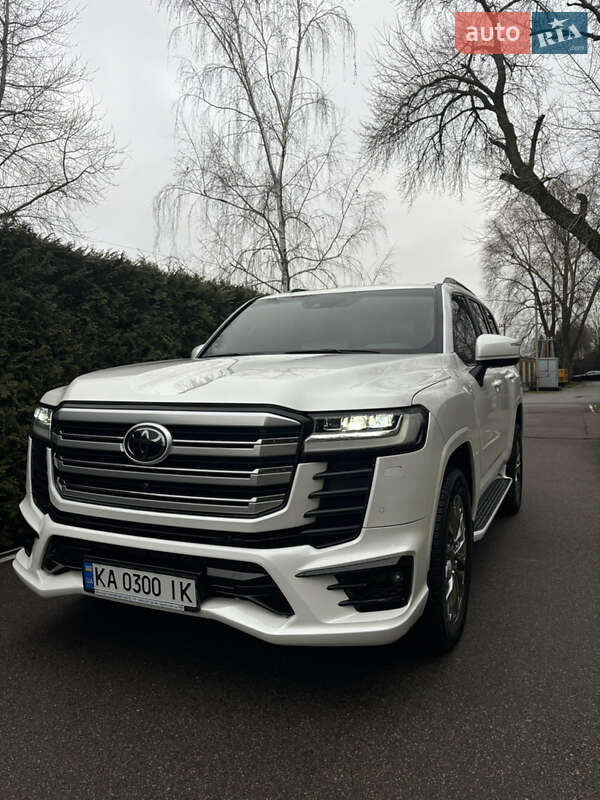 2023 toyota land cruiser