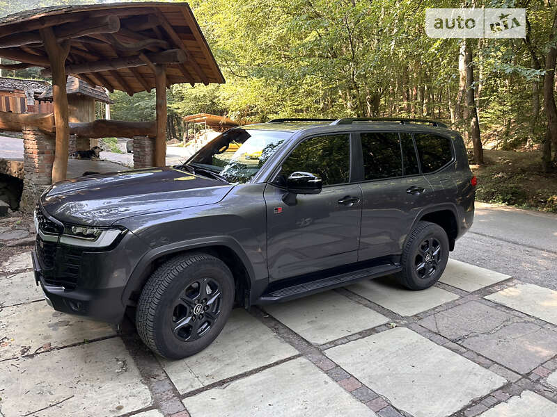 2021 toyota land cruiser