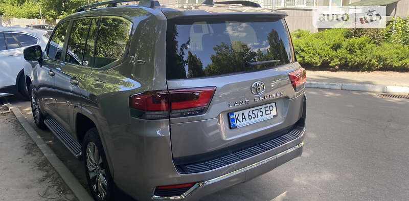 2021 toyota land cruiser