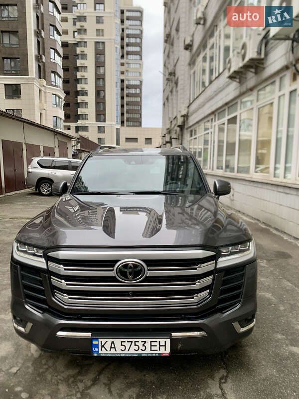 2021 toyota land cruiser