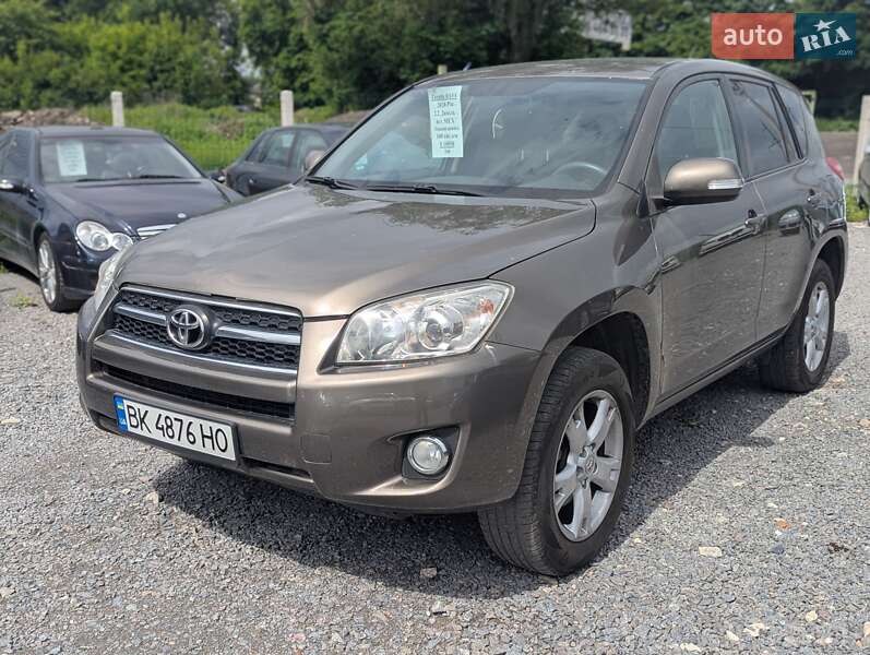 2010 toyota rav4
